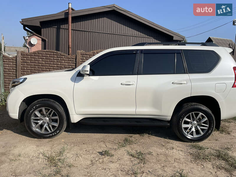 Внедорожник / Кроссовер Toyota Land Cruiser Prado 2015 в Харькове фото 6 Внедорожник / Кроссовер Toyota Land Cruiser Prado 2015 в Харькове