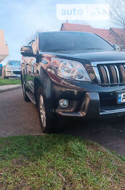 Позашляховик / Кросовер Toyota Land Cruiser Prado 2010 в Києві