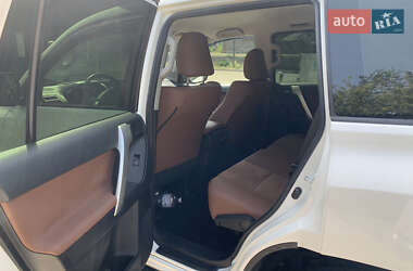 Позашляховик / Кросовер Toyota Land Cruiser Prado 2022 в 