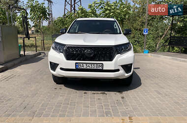 Позашляховик / Кросовер Toyota Land Cruiser Prado 2022 в 