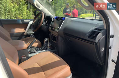 Позашляховик / Кросовер Toyota Land Cruiser Prado 2022 в 
