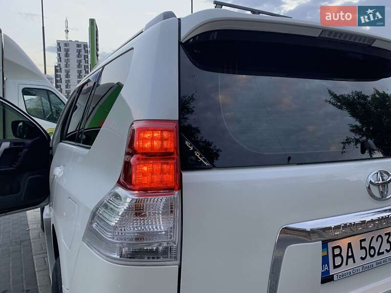 Внедорожник / Кроссовер Toyota Land Cruiser Prado 2013 в Кропивницком
