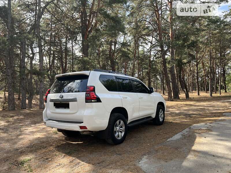 Внедорожник / Кроссовер Toyota Land Cruiser Prado 2017 в Днепре фото 18 Внедорожник / Кроссовер Toyota Land Cruiser Prado 2017 в Днепре