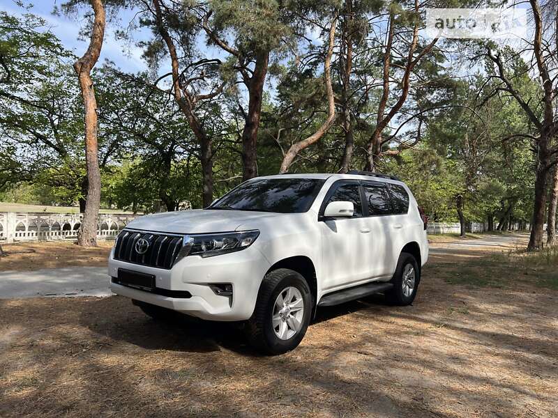 Внедорожник / Кроссовер Toyota Land Cruiser Prado 2017 в Днепре фото 22 Внедорожник / Кроссовер Toyota Land Cruiser Prado 2017 в Днепре