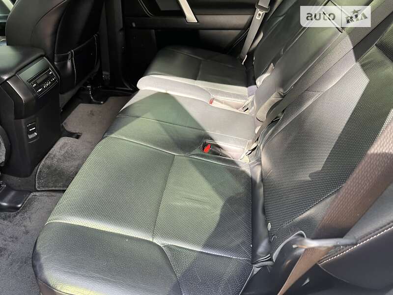 Внедорожник / Кроссовер Toyota Land Cruiser Prado 2017 в Днепре фото 55 Внедорожник / Кроссовер Toyota Land Cruiser Prado 2017 в Днепре