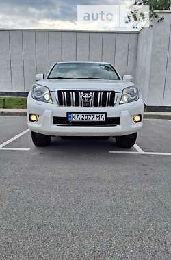 Внедорожник / Кроссовер Toyota Land Cruiser Prado 2010 в Киеве