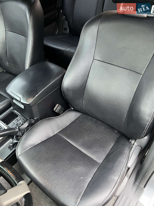 Внедорожник / Кроссовер Toyota Land Cruiser Prado 2011 в Виннице