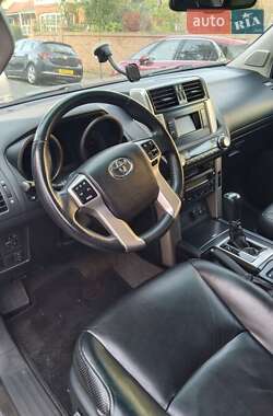 Позашляховик / Кросовер Toyota Land Cruiser Prado 2010 в Краматорську