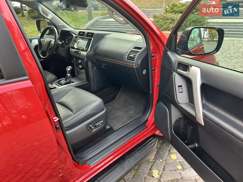 Внедорожник / Кроссовер Toyota Land Cruiser Prado 2021 в Киеве