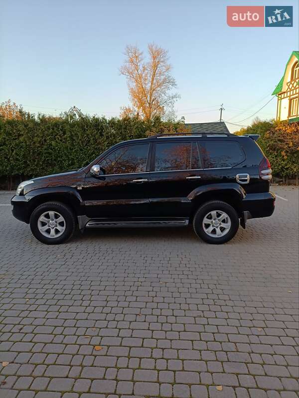 Внедорожник / Кроссовер Toyota Land Cruiser Prado 2005 в Черновцах