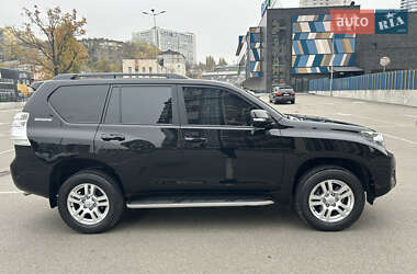 Позашляховик / Кросовер Toyota Land Cruiser Prado 2010 в Києві