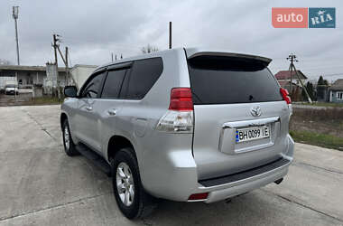 Внедорожник / Кроссовер Toyota Land Cruiser Prado 2010 в 