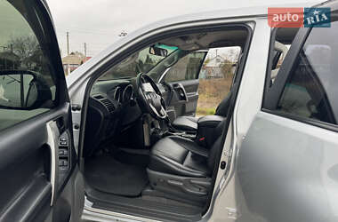 Внедорожник / Кроссовер Toyota Land Cruiser Prado 2010 в 