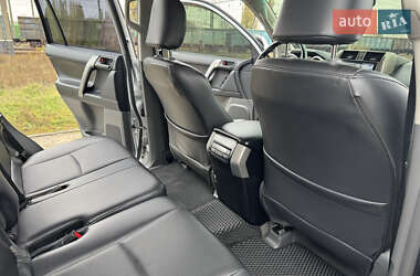 Внедорожник / Кроссовер Toyota Land Cruiser Prado 2010 в 