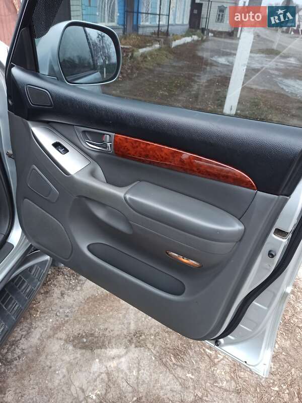 Внедорожник / Кроссовер Toyota Land Cruiser Prado 2004 в Харькове