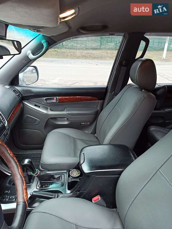 Внедорожник / Кроссовер Toyota Land Cruiser Prado 2004 в Харькове