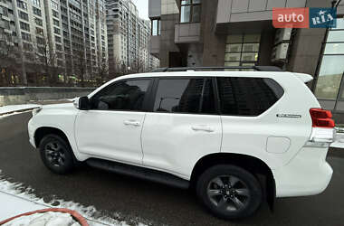 Позашляховик / Кросовер Toyota Land Cruiser Prado 2012 в Києві