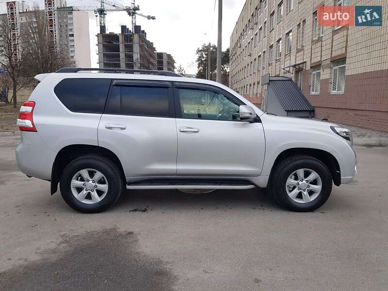 Позашляховик / Кросовер Toyota Land Cruiser Prado 2014 в Києві
