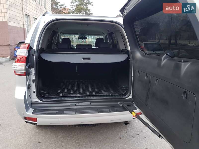 Позашляховик / Кросовер Toyota Land Cruiser Prado 2014 в Києві