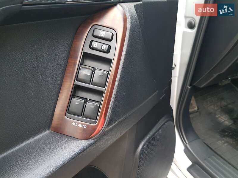 Позашляховик / Кросовер Toyota Land Cruiser Prado 2014 в Києві