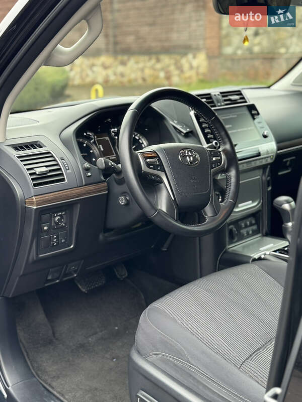 Внедорожник / Кроссовер Toyota Land Cruiser Prado 2022 в Ровно фото 17 Внедорожник / Кроссовер Toyota Land Cruiser Prado 2022 в Ровно