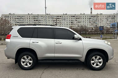 Позашляховик / Кросовер Toyota Land Cruiser Prado 2011 в Запоріжжі