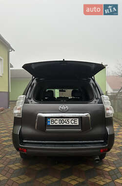 Внедорожник / Кроссовер Toyota Land Cruiser Prado 2011 в 