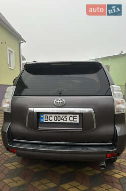 Внедорожник / Кроссовер Toyota Land Cruiser Prado 2011 в 