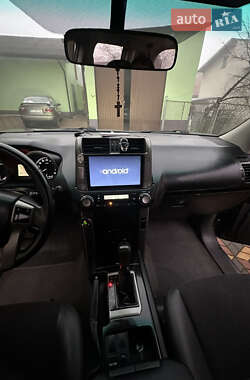 Внедорожник / Кроссовер Toyota Land Cruiser Prado 2011 в 