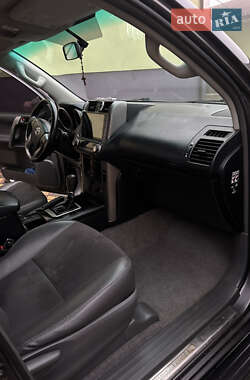 Внедорожник / Кроссовер Toyota Land Cruiser Prado 2011 в 