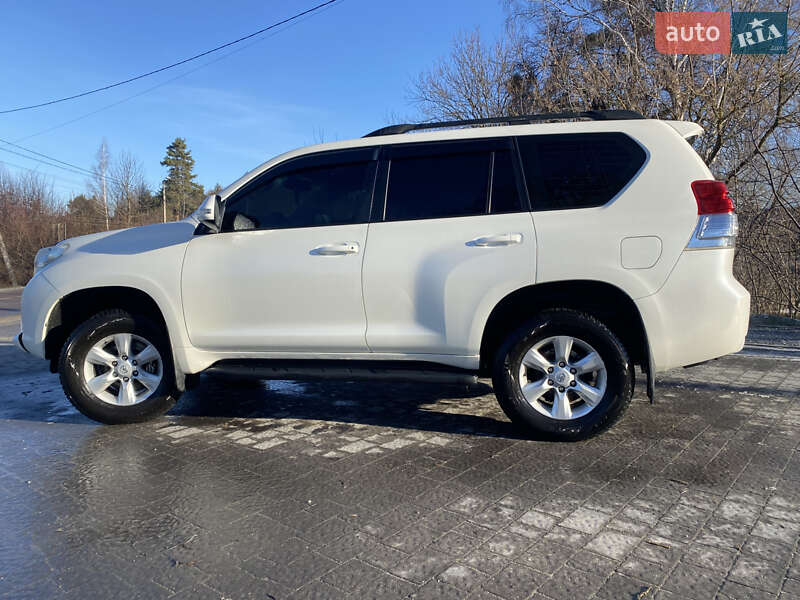 Внедорожник / Кроссовер Toyota Land Cruiser Prado 2011 в Тернополе