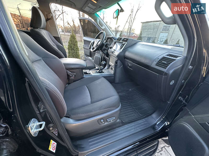 Позашляховик / Кросовер Toyota Land Cruiser Prado 2018 в Кривому Розі