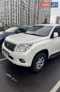 Позашляховик / Кросовер Toyota Land Cruiser Prado 2010 в Києві