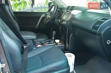 Позашляховик / Кросовер Toyota Land Cruiser Prado 2014 в 