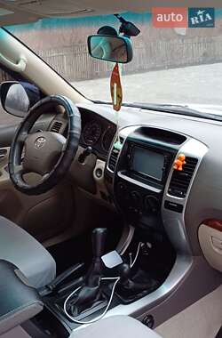 Внедорожник / Кроссовер Toyota Land Cruiser Prado 2002 в 