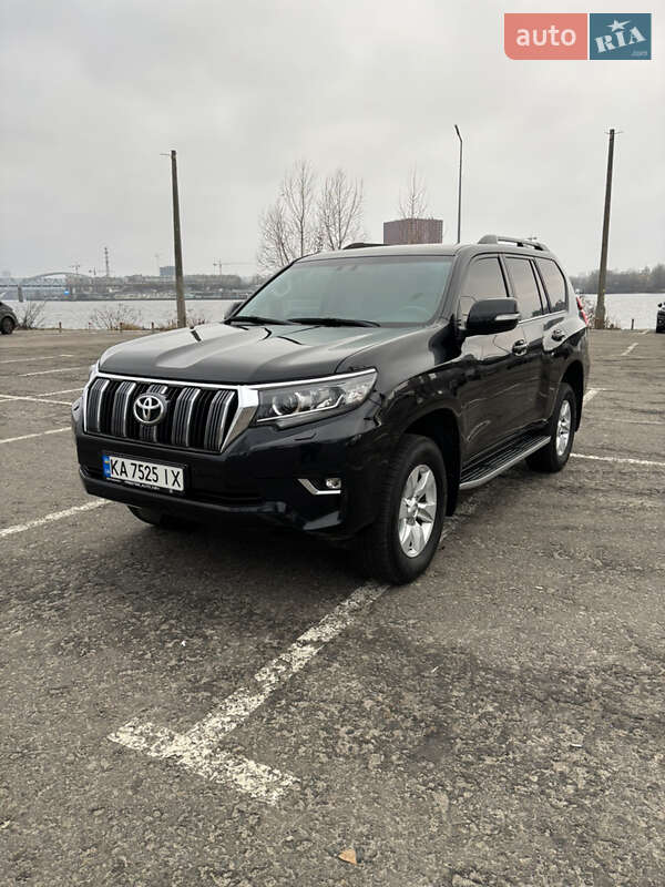 Внедорожник / Кроссовер Toyota Land Cruiser Prado 2020 в 