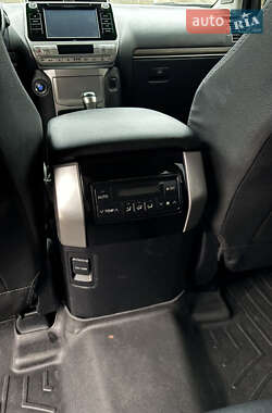 Внедорожник / Кроссовер Toyota Land Cruiser Prado 2020 в 