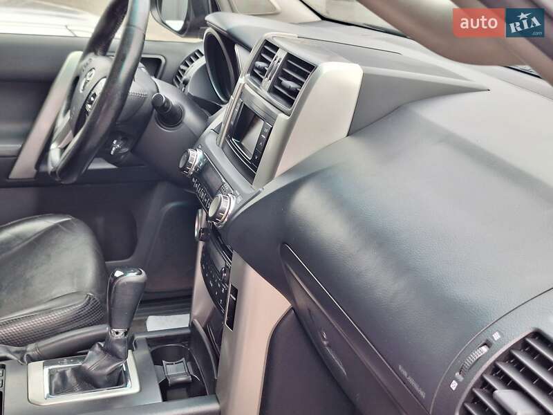 Внедорожник / Кроссовер Toyota Land Cruiser Prado 2012 в Одессе