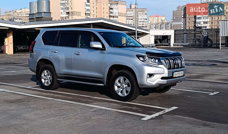 Позашляховик / Кросовер Toyota Land Cruiser Prado 2020 в Києві