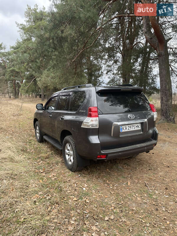 Внедорожник / Кроссовер Toyota Land Cruiser Prado 2012 в Киеве