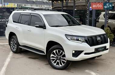 Позашляховик / Кросовер Toyota Land Cruiser Prado 2022 в Києві