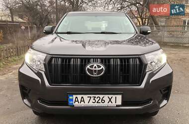 Внедорожник / Кроссовер Toyota Land Cruiser Prado 2019 в Киеве