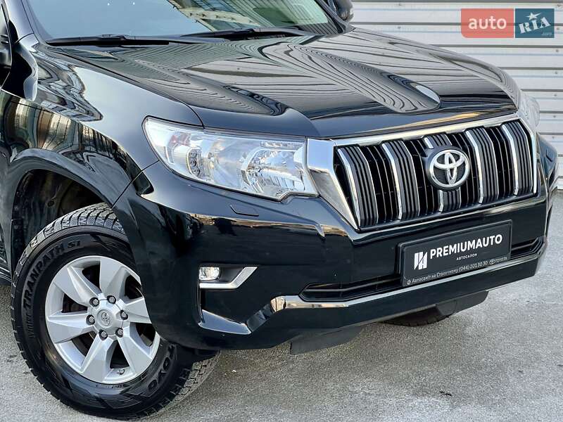 Позашляховик / Кросовер Toyota Land Cruiser Prado 2019 в Києві