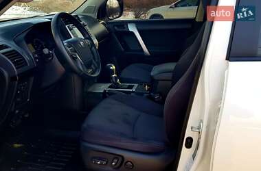 Позашляховик / Кросовер Toyota Land Cruiser Prado 2019 в 