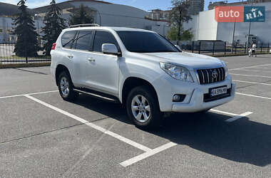 Позашляховик / Кросовер Toyota Land Cruiser Prado 2010 в Києві