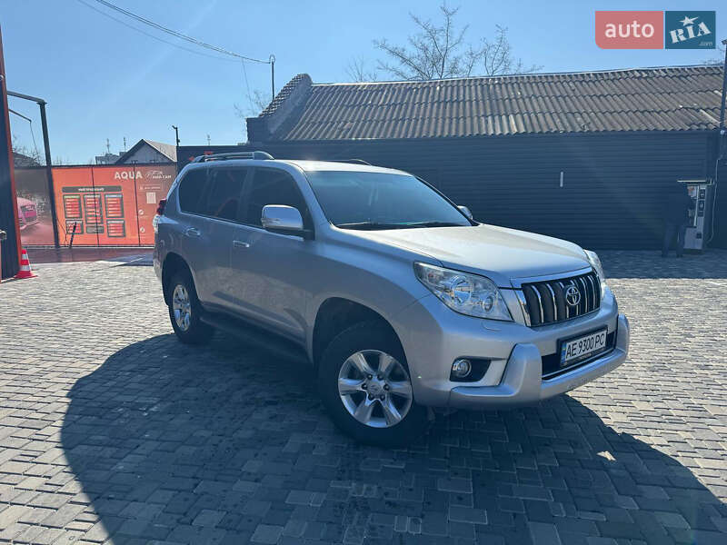 Toyota Land Cruiser Prado 2011