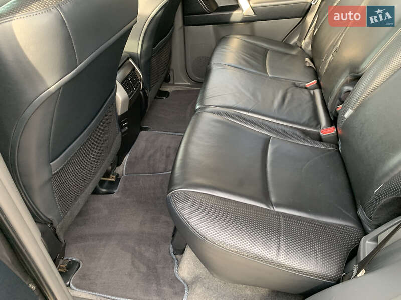 Позашляховик / Кросовер Toyota Land Cruiser Prado 2011 в Рівному
