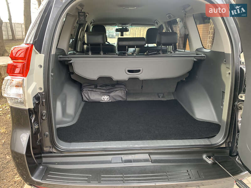 Позашляховик / Кросовер Toyota Land Cruiser Prado 2011 в Рівному