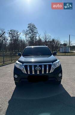 Позашляховик / Кросовер Toyota Land Cruiser Prado 2017 в 