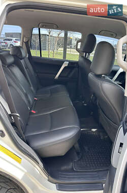 Внедорожник / Кроссовер Toyota Land Cruiser Prado 2014 в 